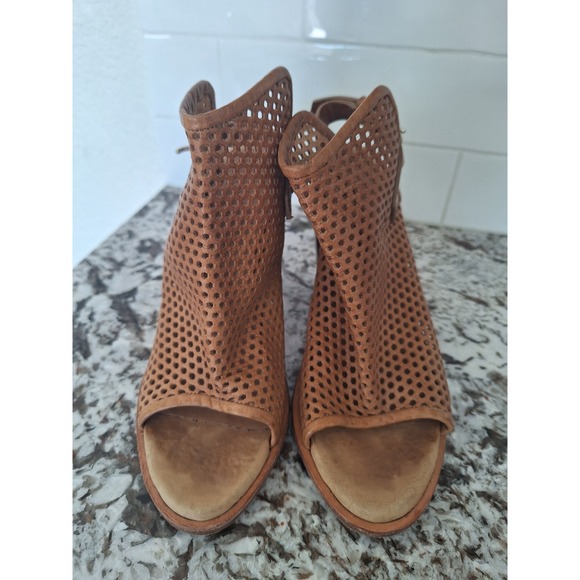 rag & bone Shoes - Rag & Bone Wyatt Brow Perforated Leather Slingback Heeled Sandals Size 37